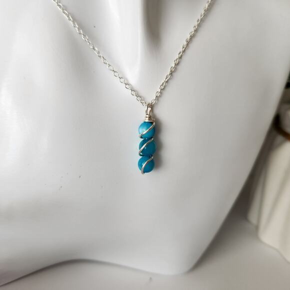 Silver Dainty Turquoise Seashell Bar Necklace / Wire Wrapped Pendant Necklace - Picture 5 of 7
